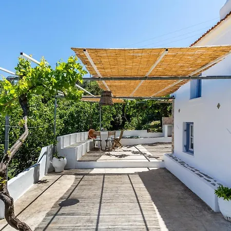 Pefkias Tiny Holiday home *